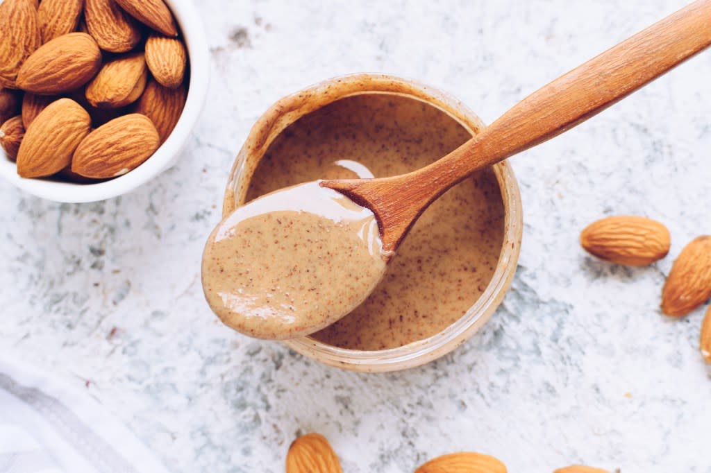 Nut butters do not help with weight loss. Nelli Kovalchuk - stock.adobe.com